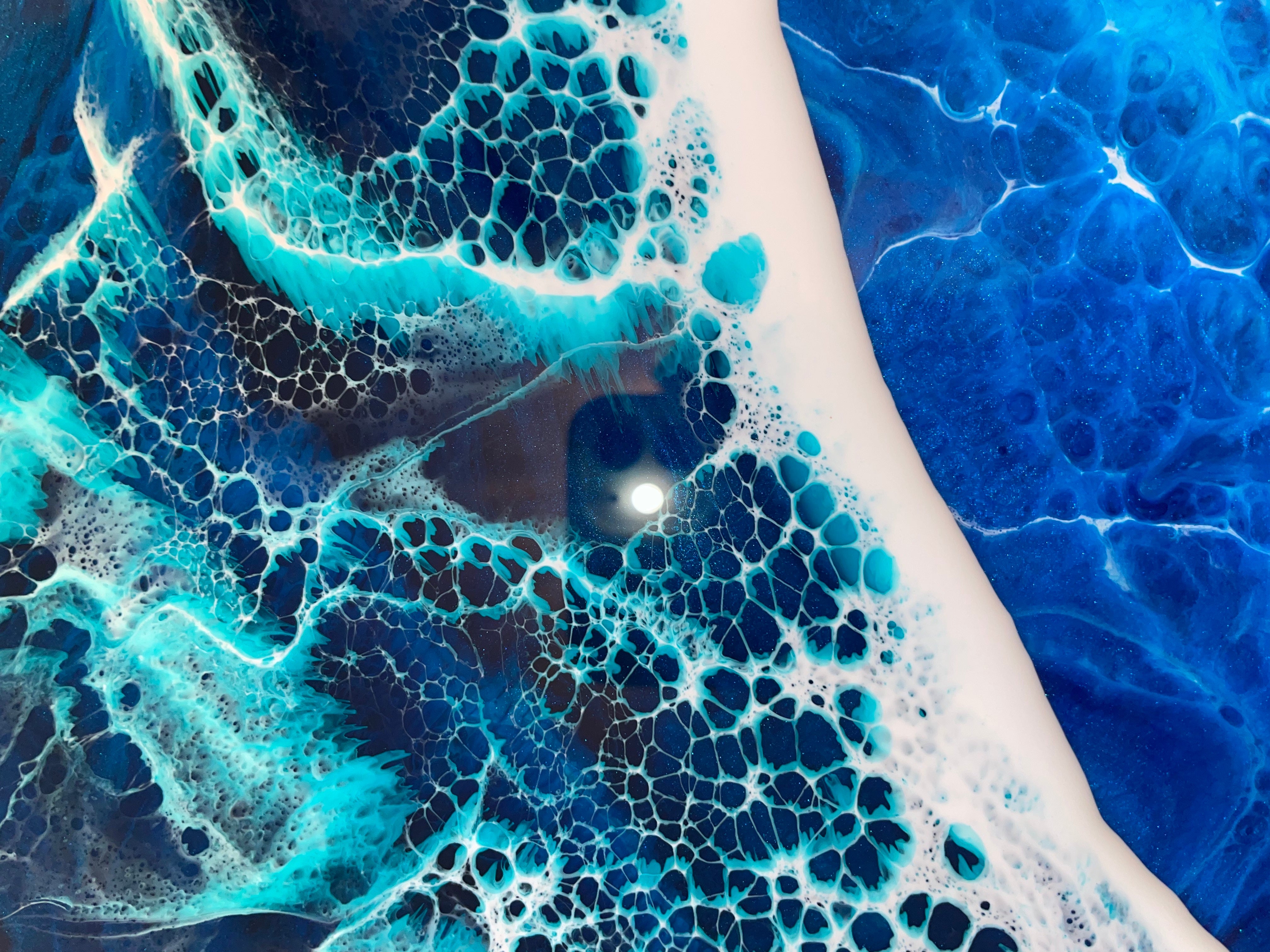 How to Use Resin in Acrylic Pouring to Paint Waves and Create Lacing