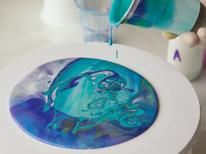 What is the Difference Between Resin Art and Acrylic Pouring/Fluid Art?